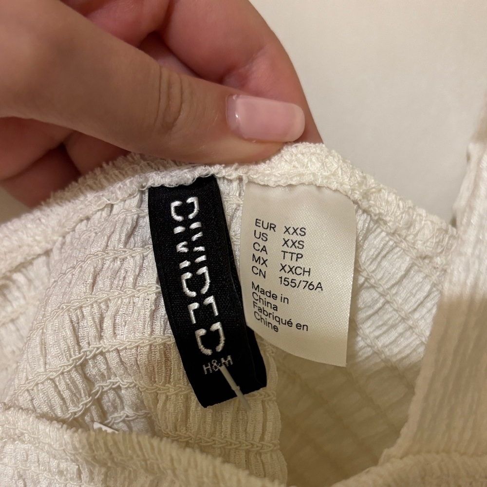 H&M Cream Ruffled Crop Top - Picture 2 of 3